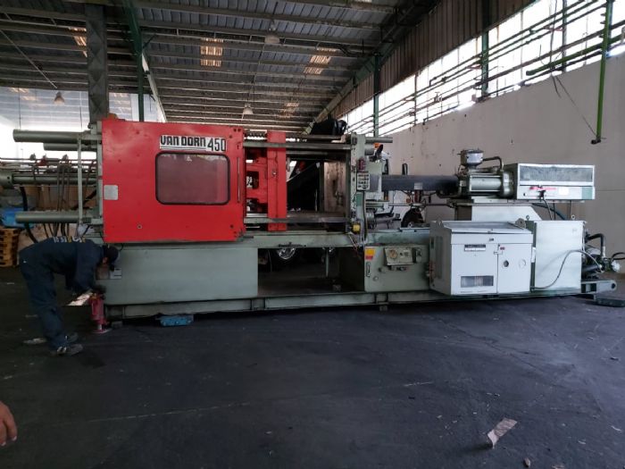 MAQUINA DE INYECCION VAN DORN